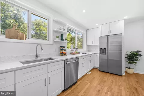 Kitchen - 8618 Lantern Ln, Clinton, MD 20735 photo 3 of 5