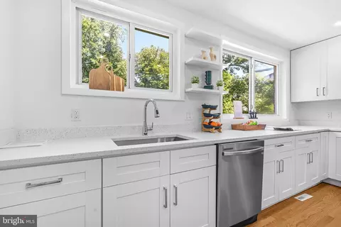 Kitchen - 8618 Lantern Ln, Clinton, MD 20735 photo 1 of 5