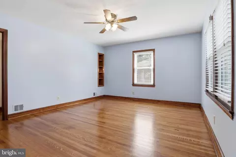 Living - 6309 Naval Ave, Lanham, MD 20706 photo 3 of 3