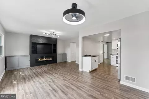 Living - 9939 Boise Rd, Laurel, MD 20708 photo 3 of 6