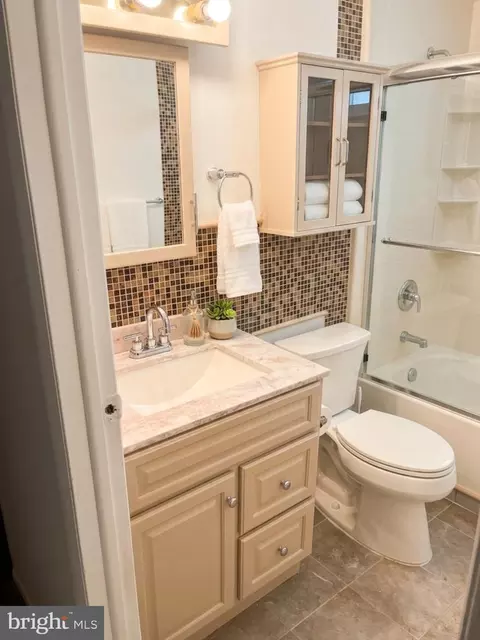 Bath - 8301 Heatherwick Dr, Brandywine, MD 20613 photo 5 of 7