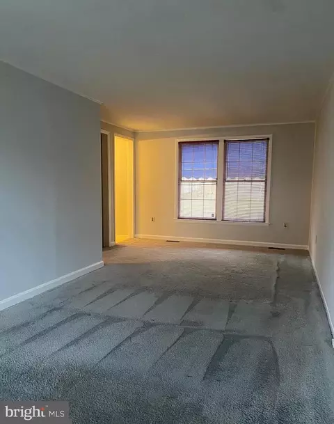 Living - 8301 Heatherwick Dr, Brandywine, MD 20613 photo 4 of 6