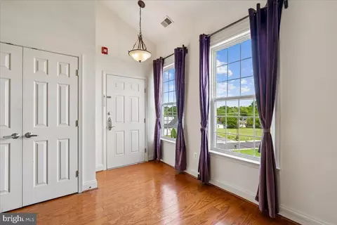 Entry Way - 603 7th St #402, Laurel, MD 20707 photo 4 of 6