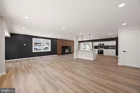 Living - 13203 Clarington Ct, Laurel, MD 20708 photo 3 of 5
