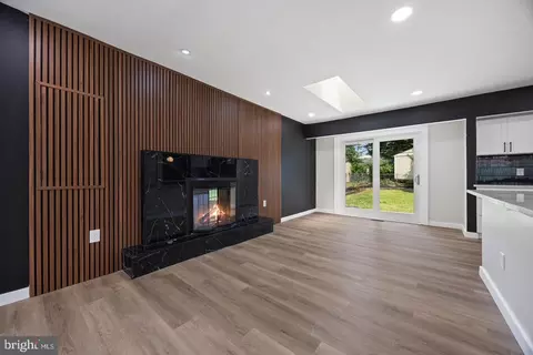 Living - 13203 Clarington Ct, Laurel, MD 20708 photo 4 of 5