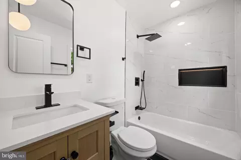 Bath - 13203 Clarington Ct, Laurel, MD 20708 photo 2 of 2