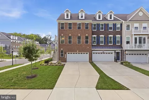 10851 Foxtrot Cir, Marlboro, MD 20772
