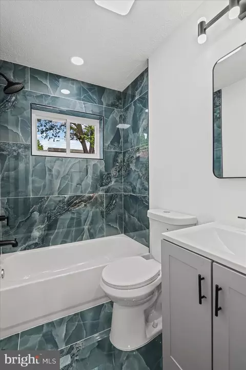 Bath - 835 4th St, Laurel, MD 20707 photo 3 of 4