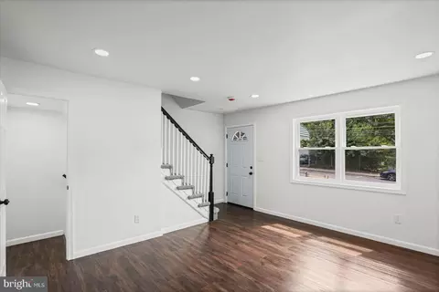 Entry Way - 835 4th St, Laurel, MD 20707 photo 2 of 7