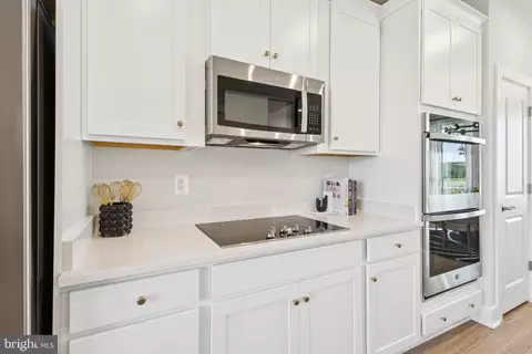 Entry Way - 14311 Bronte St, Laurel, MD 20707 photo 14 of 27