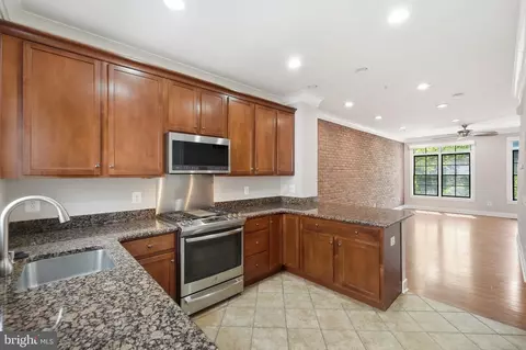 4404 Longfellow St, Hyattsville, MD 20781