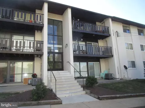 3142 Brinkley Rd #6304, Temple Hills, MD 20748