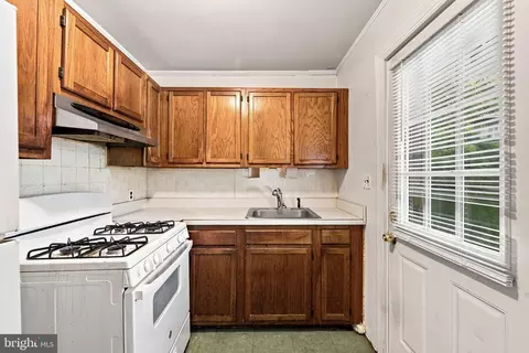 Kitchen - 306 12 Montgomery St, Laurel, MD 20707 photo 2 of 2