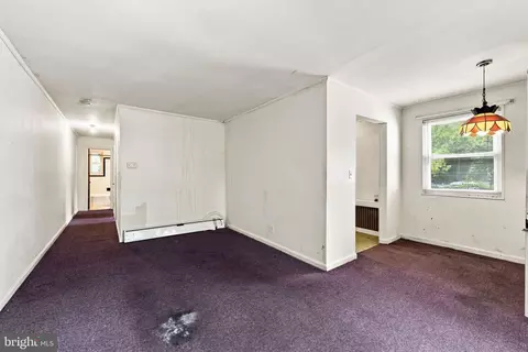 Living - 306 12 Montgomery St, Laurel, MD 20707 photo 2 of 3