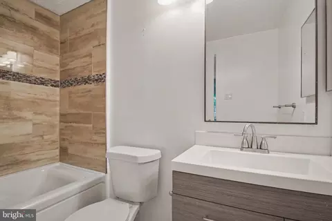 Bath - 3410 Inverwood Ln, Bowie, MD 20721 photo 2 of 3