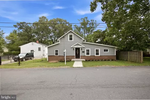 9117 3rd St, Lanham, MD 20706