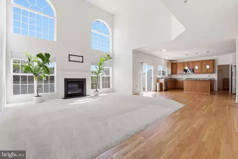 Living - 10105 Elgin Cir, Bowie, MD 20721 photo 4 of 10