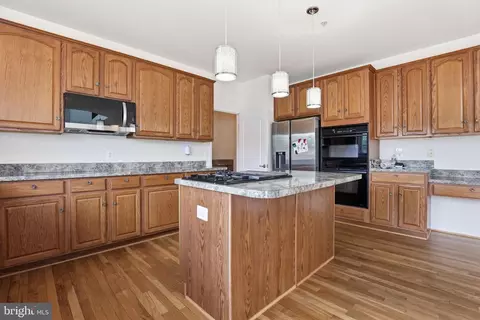 Kitchen - 10105 Elgin Cir, Bowie, MD 20721 photo 2 of 7