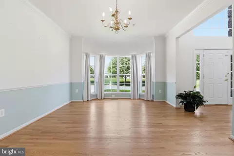 Living - 10105 Elgin Cir, Bowie, MD 20721 photo 2 of 10