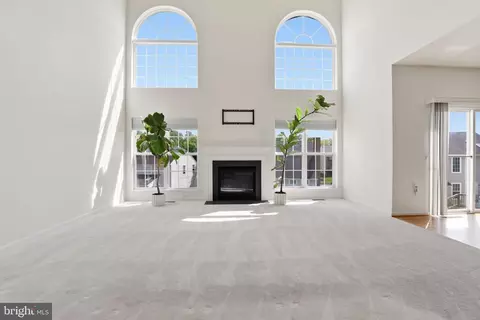 Living - 10105 Elgin Cir, Bowie, MD 20721 photo 6 of 10