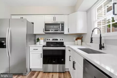 Kitchen - 2807 Red Oak Ln, Lanham, MD 20706 photo 4 of 5
