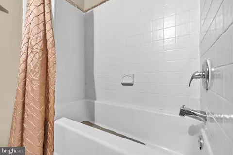 Bath - 7108 E Clinton St, Clinton, MD 20735 photo 1 of 1