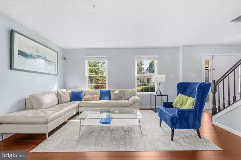 Living - 7108 E Clinton St, Clinton, MD 20735 photo 2 of 5