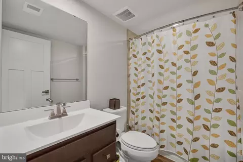 Bath - 14504 Star View Ln, Laurel, MD 20707 photo 1 of 1