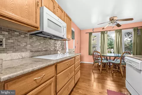 Kitchen - 4312 Kinmount Rd, Lanham, MD 20706 photo 2 of 4