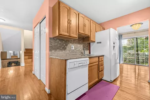 Entry Way - 4312 Kinmount Rd, Lanham, MD 20706 photo 2 of 2