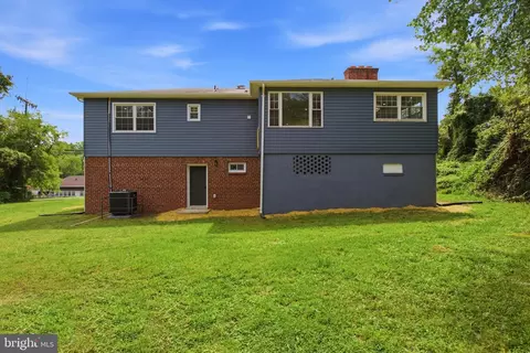 Exterior - 5200 Baltimore Ln, Lanham, MD 20706 photo 3 of 4