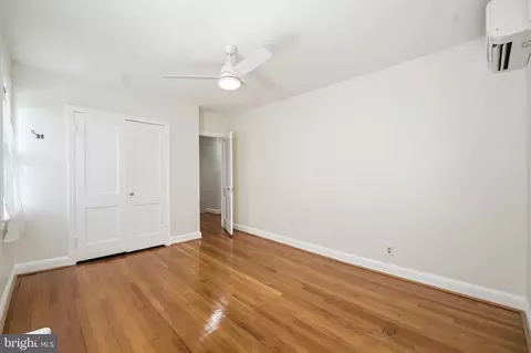 Bedroom - 4209 30th St, Mount Rainier, MD 20712 photo 5 of 6