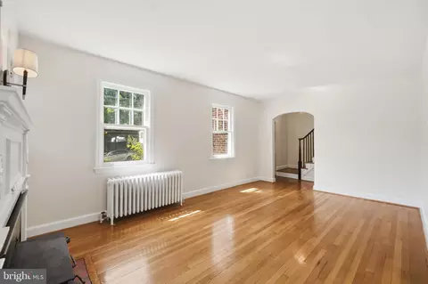 Living - 4209 30th St, Mount Rainier, MD 20712 photo 3 of 4