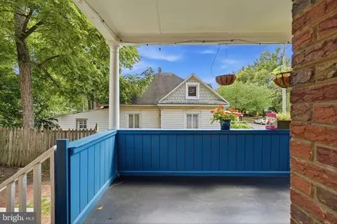 Exterior - 4209 30th St, Mount Rainier, MD 20712 photo 4 of 11