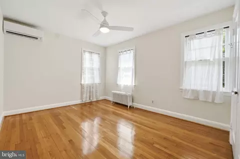 Bedroom - 4209 30th St, Mount Rainier, MD 20712 photo 4 of 6