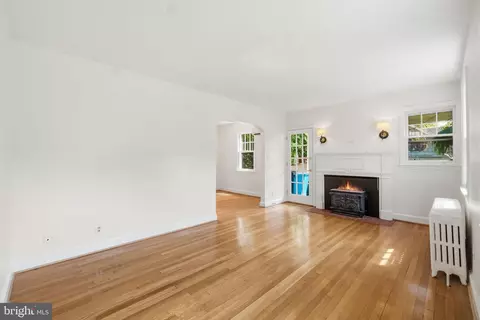 Living - 4209 30th St, Mount Rainier, MD 20712 photo 1 of 4