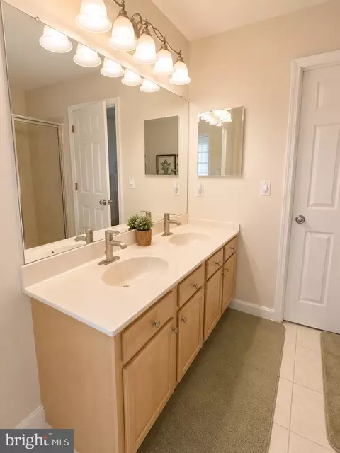 Bath - 15324 Brandywine Rd, Brandywine, MD 20613 photo 5 of 7