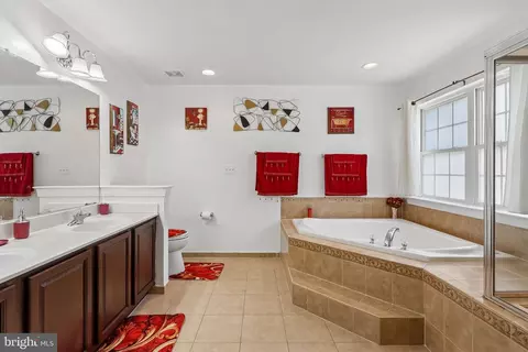 Bath - 9003 Eldon Dr, Clinton, MD 20735 photo 2 of 6