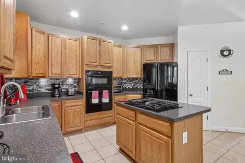 Kitchen - 9003 Eldon Dr, Clinton, MD 20735 photo 2 of 3