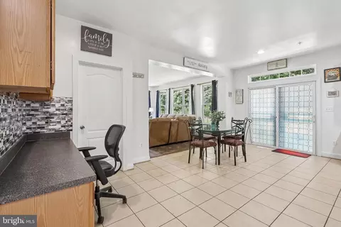 Entry Way - 9003 Eldon Dr, Clinton, MD 20735 photo 5 of 12