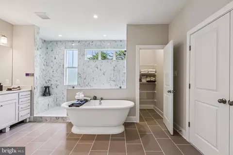 Entry Way - 12504 Lusbys Ln, Brandywine, MD 20613 photo 10 of 11
