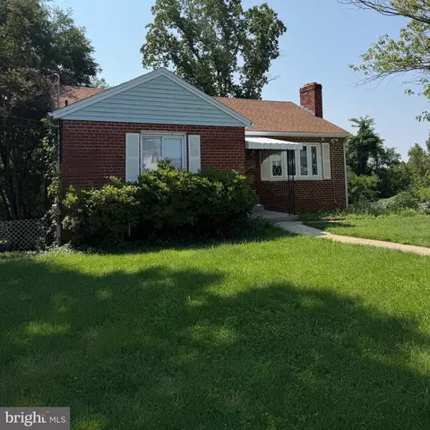 1729 Iverson St, Oxon Hill, MD 20745