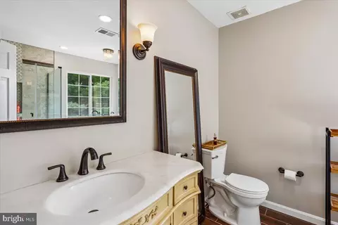 Bath - 15103 Dalby Ct, Bowie, MD 20721 photo 2 of 6