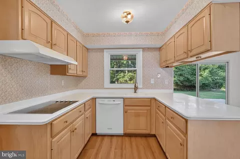 Kitchen - 8798 Oxwell Ln, Laurel, MD 20708 photo 2 of 3