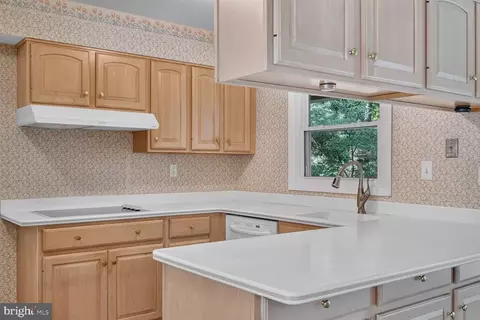 Kitchen - 8798 Oxwell Ln, Laurel, MD 20708 photo 3 of 3