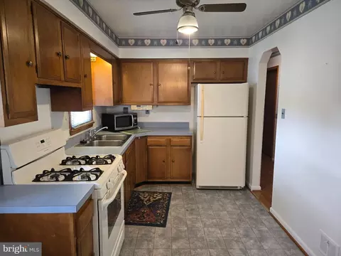 Kitchen - 9101 Robinson St, Brandywine, MD 20613 photo 2 of 2