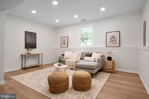 Living - 8510 Schultz Rd, Clinton, MD 20735 photo 3 of 3