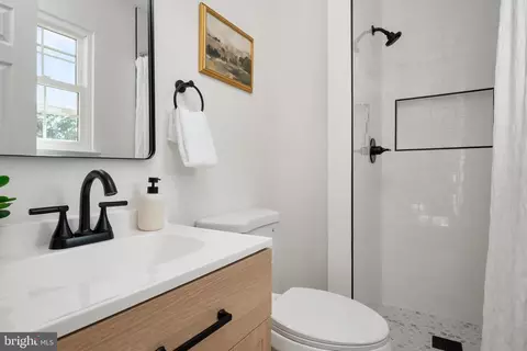 Bath - 8510 Schultz Rd, Clinton, MD 20735 photo 1 of 3