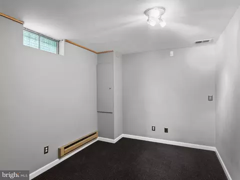 Bedroom - 9320 Creekview Dr, Laurel, MD 20708 photo 4 of 4
