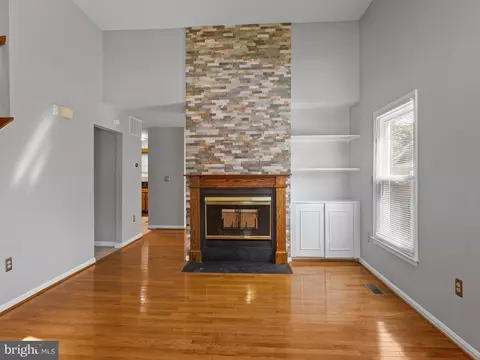 Living - 9320 Creekview Dr, Laurel, MD 20708 photo 2 of 3